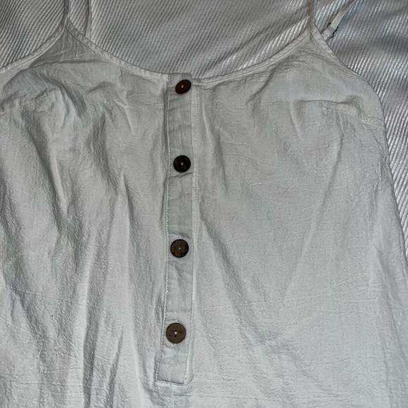 White Button-Front Ruffle leg Romper - Picture 4 of 5